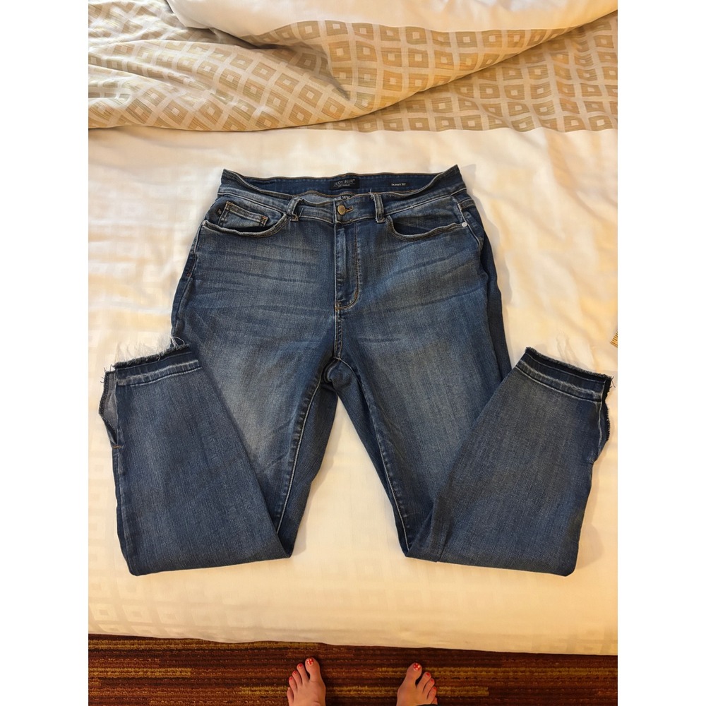 Judy Blue Skinny Fit Raw Hem Side Slit Jeans Medium Wash 14W Plus Stretch